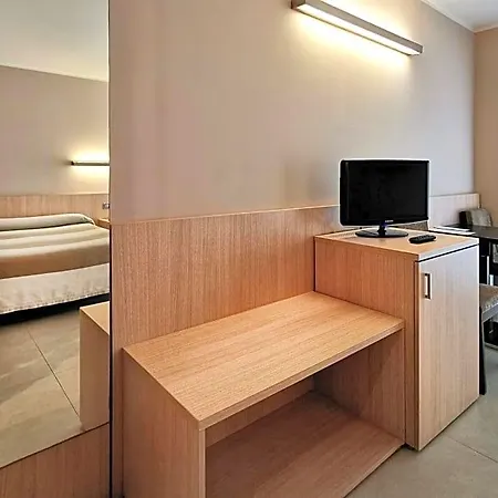Acuazul Aparthotel 4*